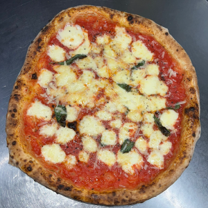 Pizza Provola e Pepe